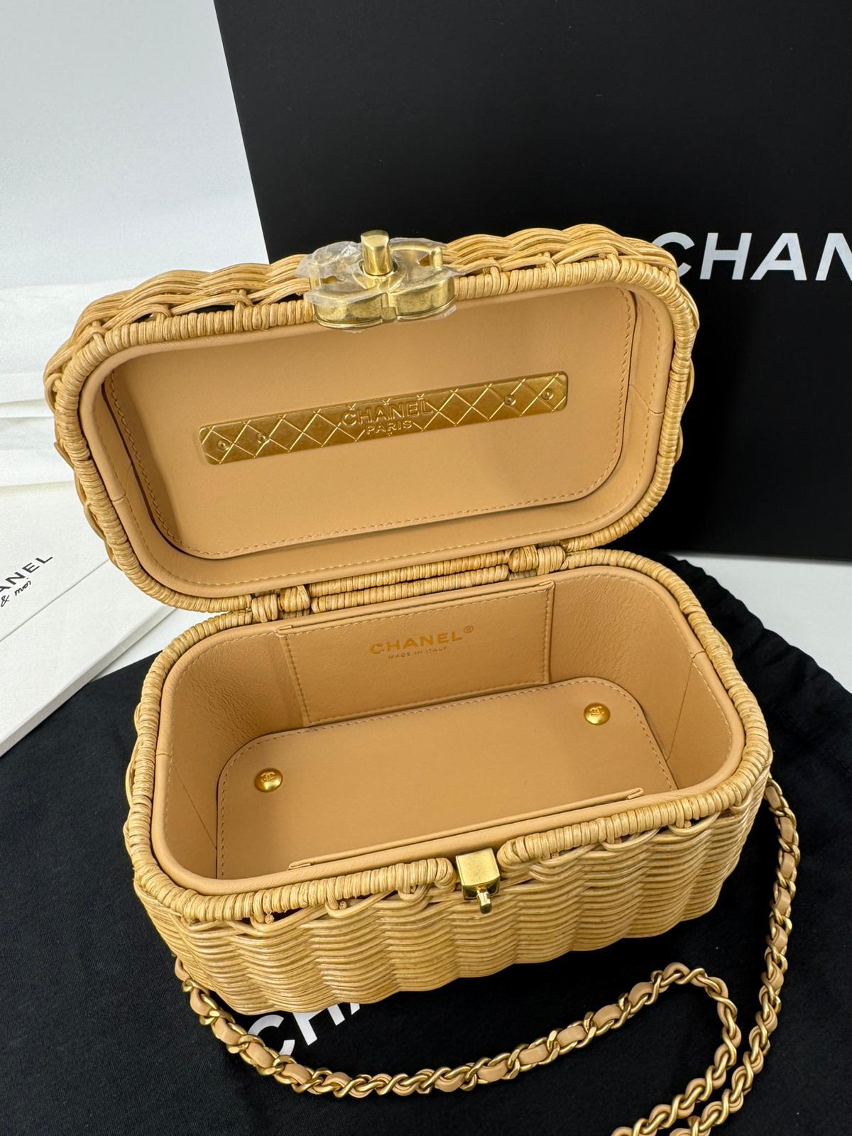 Chanel Cruise 2025/26 Vanity Case