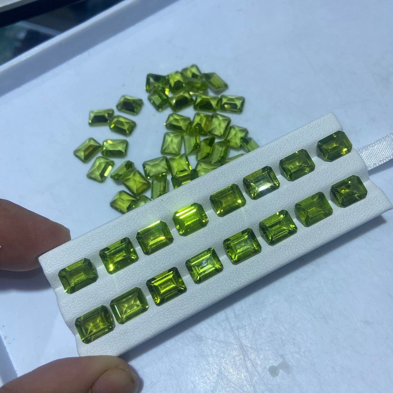 Loose peridot earrings studs