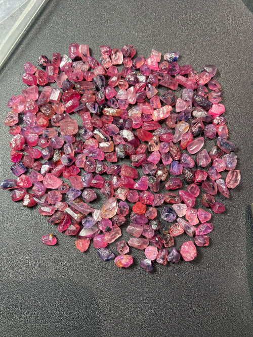 200 carats Rough Sapphires | Rubies Gems Deal