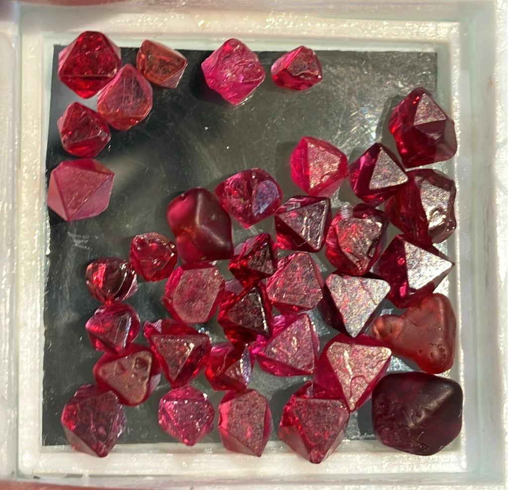 32 carats Natural Rough Burmese Spinels