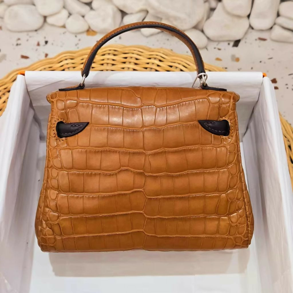 Hermès Quelle Idole Kelly Doll Matte Gold Alligator and Ebene Swift Palladium Hardware