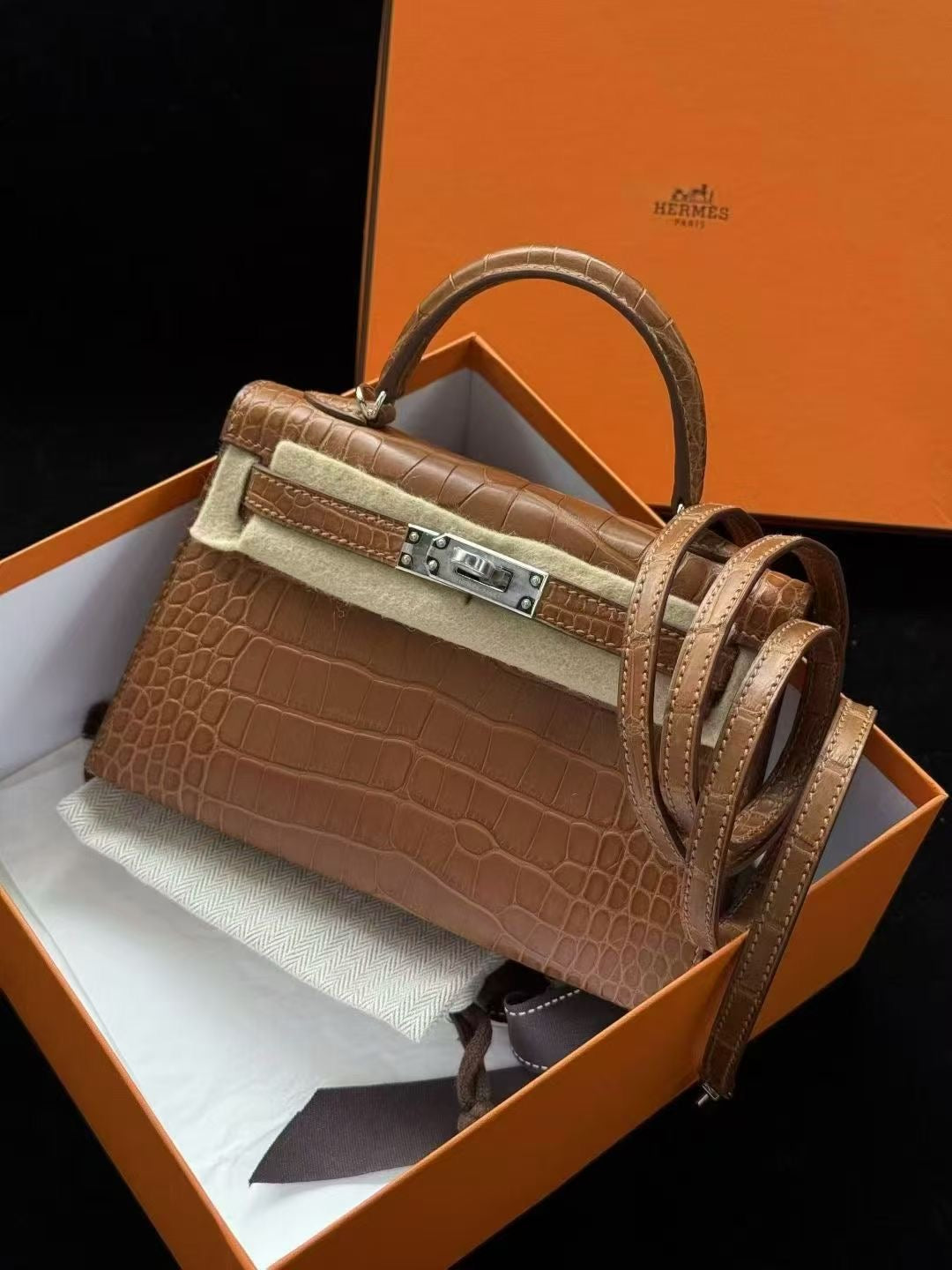 Hermès Mini Kelly 20 Gold Brown Matte Alligator Leather Palladium Hardware