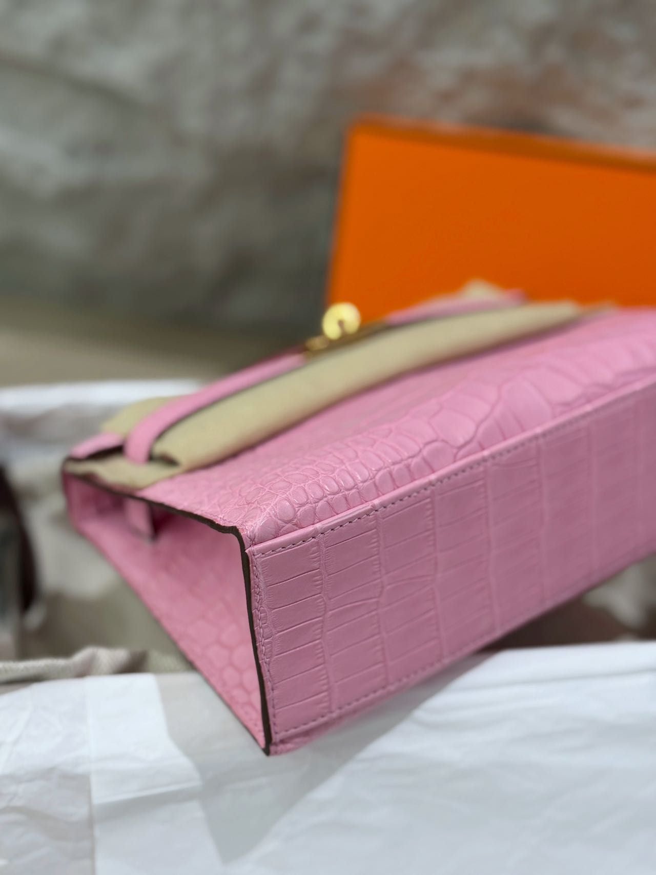 Hermès Kelly Pochette Pink Bubblegum 5P Matte Crocodile Leather Gold Hardware