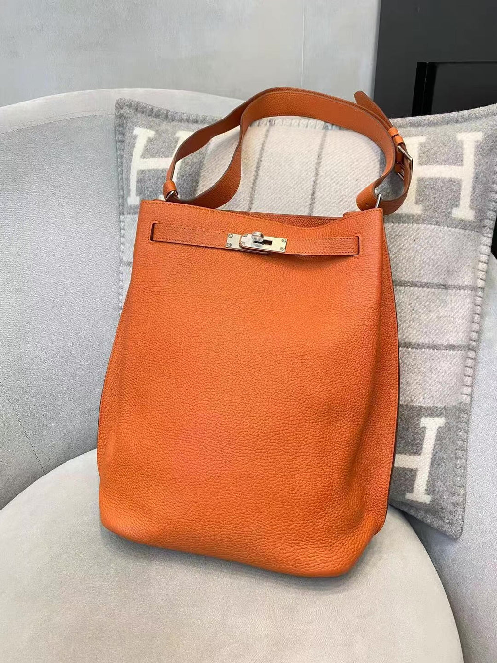 Hermes So Kelly 26 Orange Togo Leather Palladium hardware
