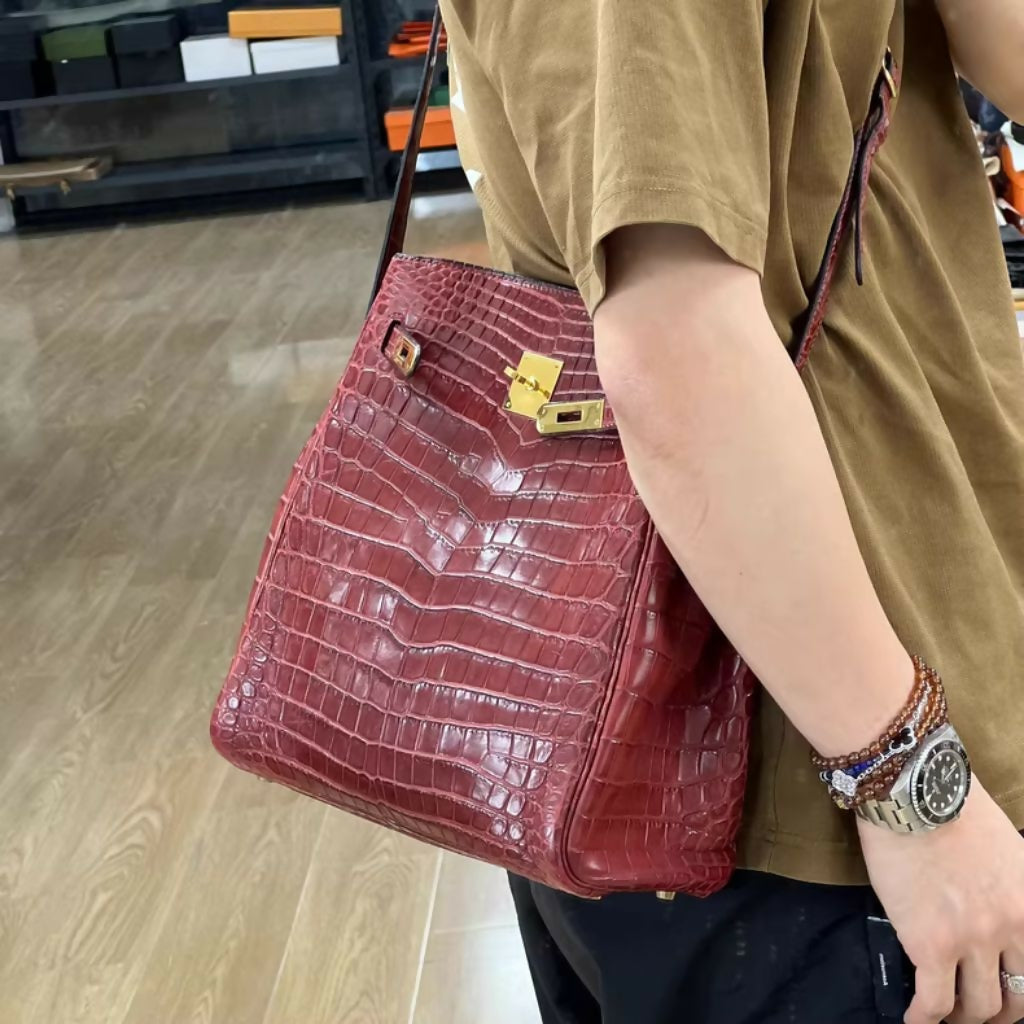 Hermès Kelly Sport 24 Rouge H Crocodile Gold Hardware