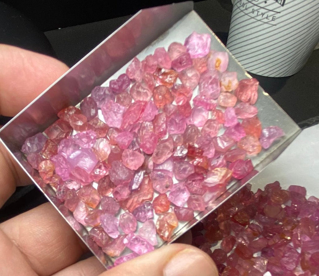 1500carats Umbalitete Garnets and Mehenge Spinels Rough Stones Deal for Faceting