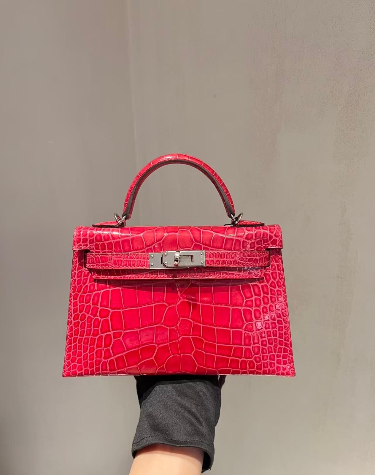 Hermès Mini kelly 20 Rose Extrême Shiny crocodile leather palladium hardware