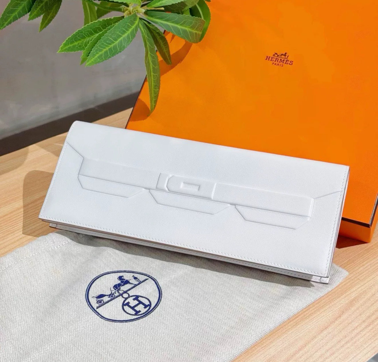 Hermès Kelly Cut Shadow Gris Pale Swift Leather