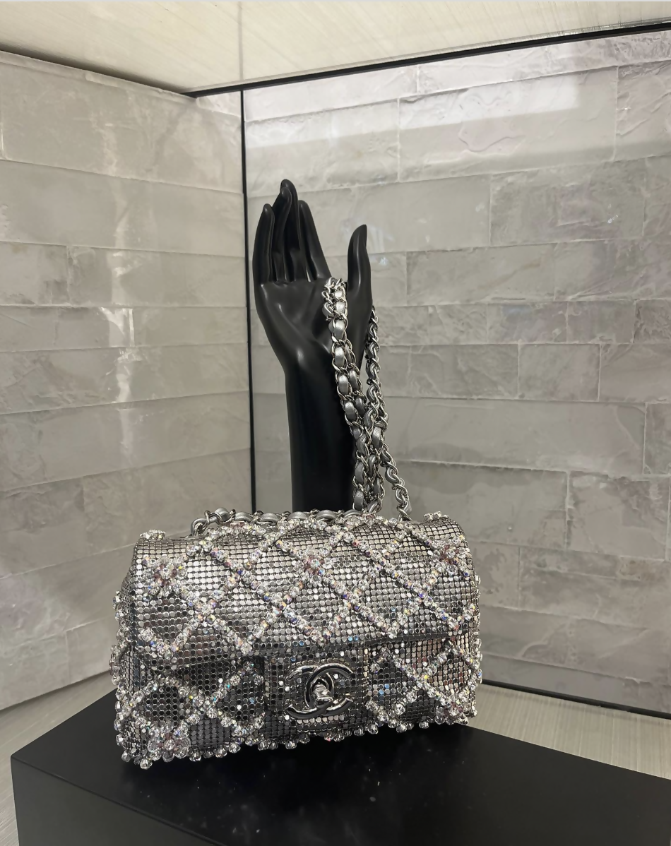 Chanel 22 diamond quilting silver-tone CC Mini Flap Bag