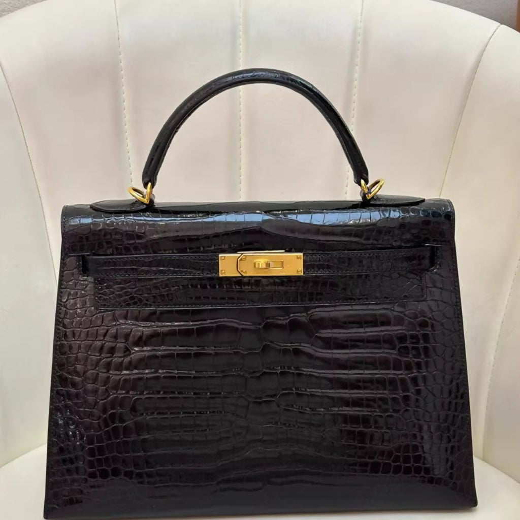 Hermès Kelly 32 Black Shiny Crocodile Leather Gold Hardware