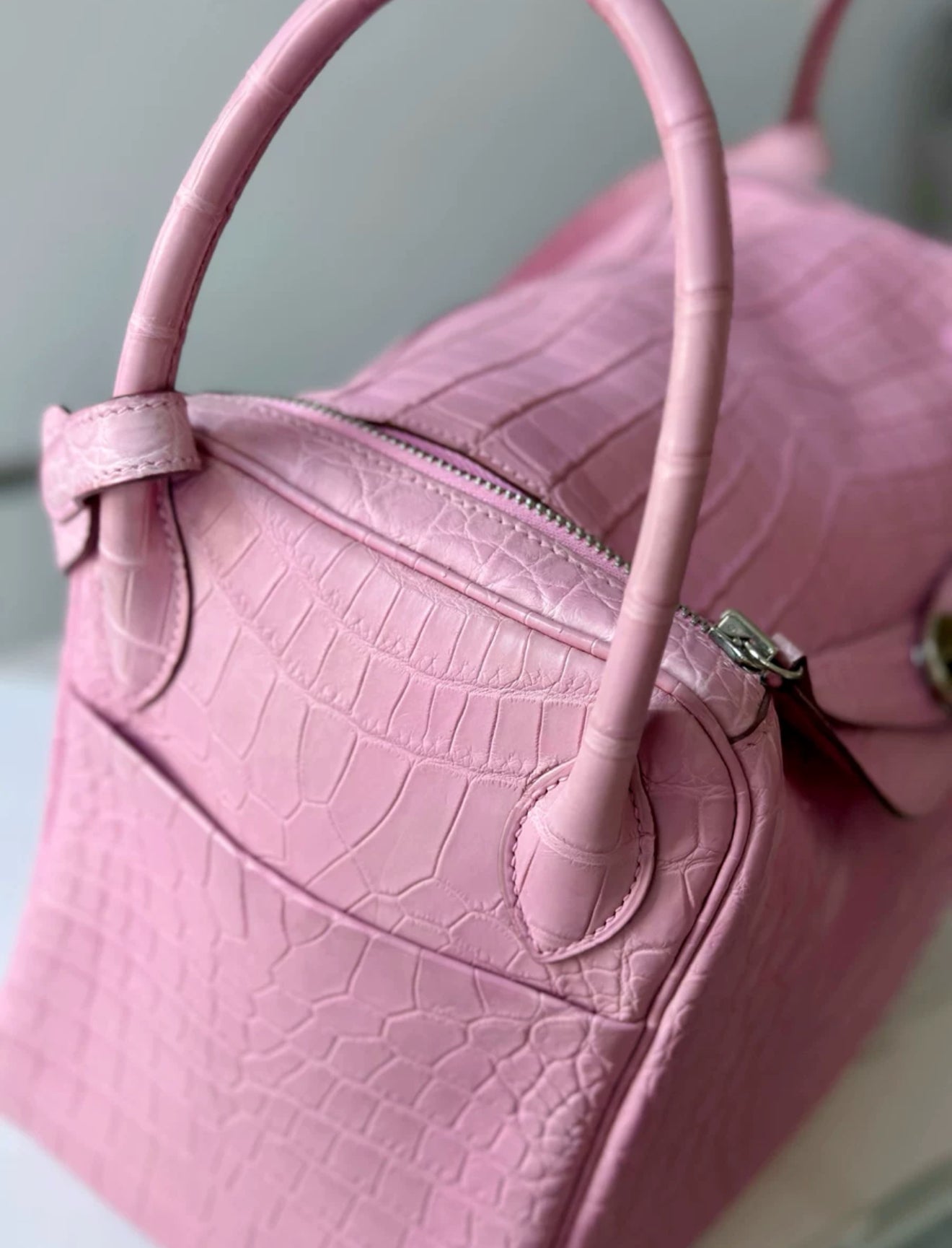 Hermès Lindy 30 5P Bubblegum Matte Crocodile Leather Palladium Hardware