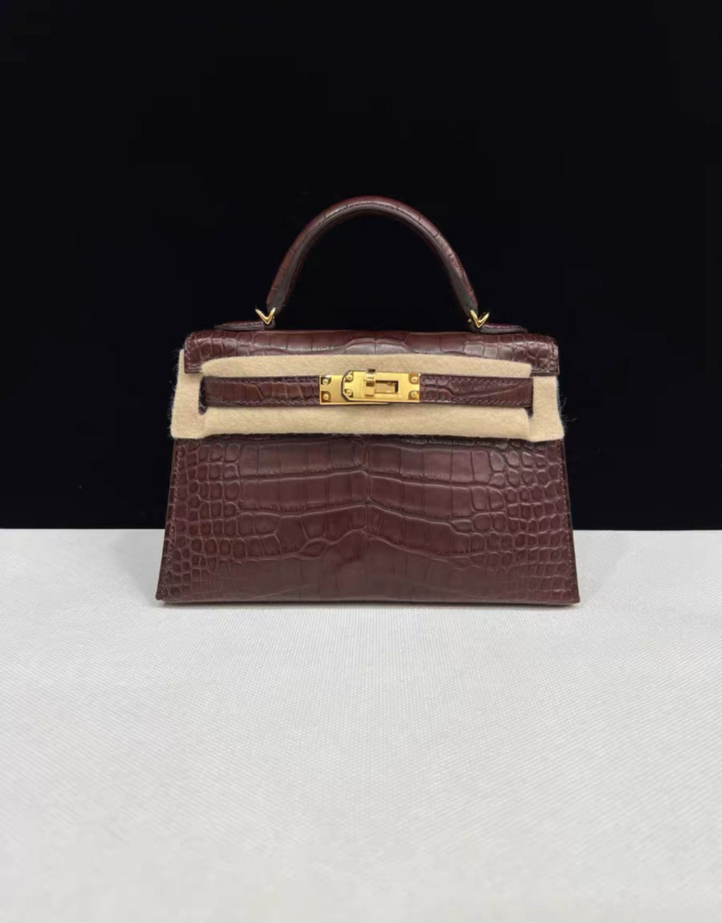 Hermès Mini Kelly Brown Havana Matte crocodile Leather Gold Hardware
