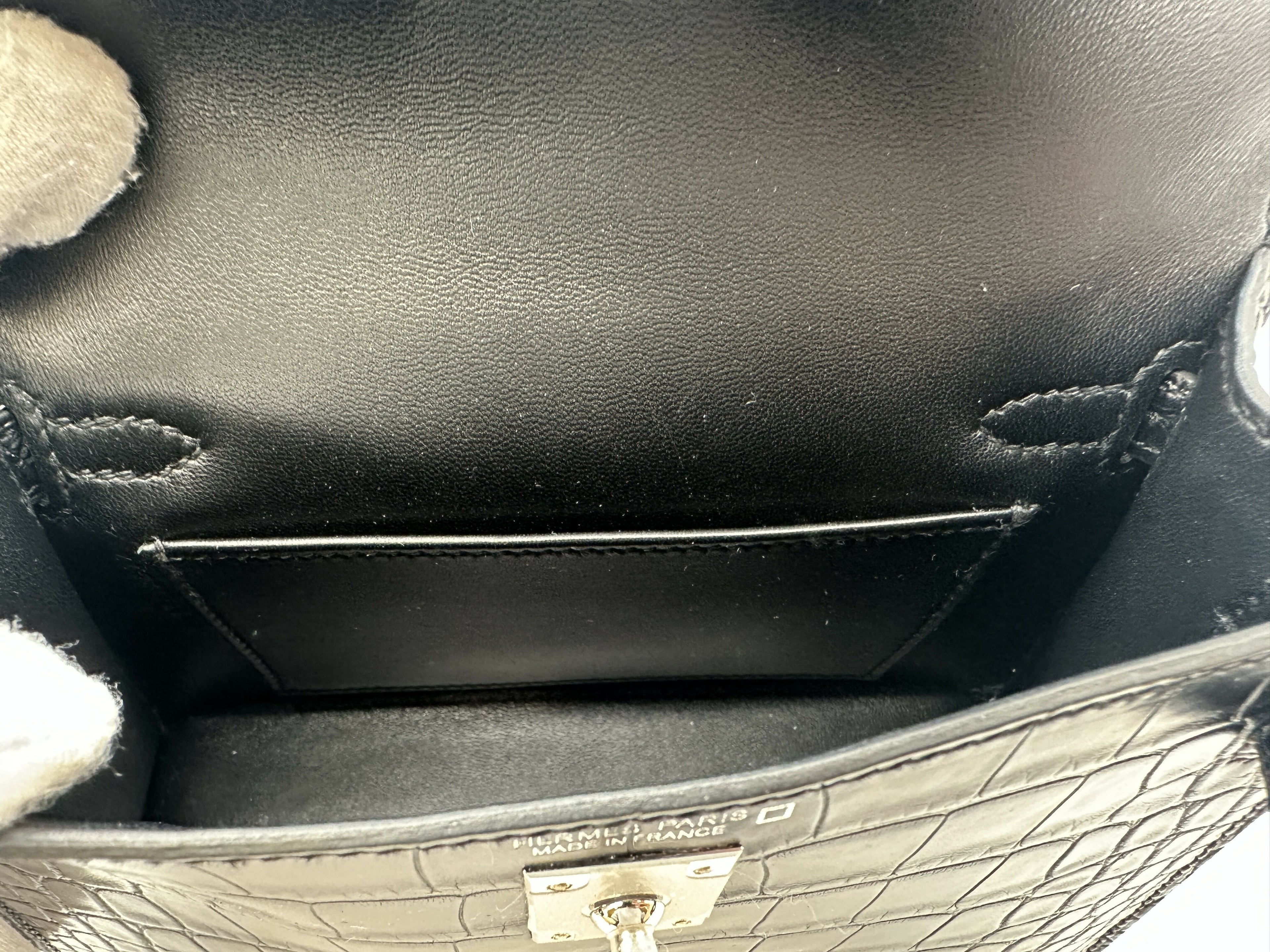 Hermès Kelly 20 Black Matte Alli Missi PHW B 2023