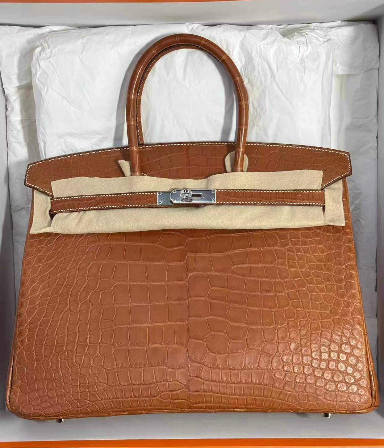 HERMÈS Birkin 35 Barenia Matte Alligator leather with Palladium hardware
