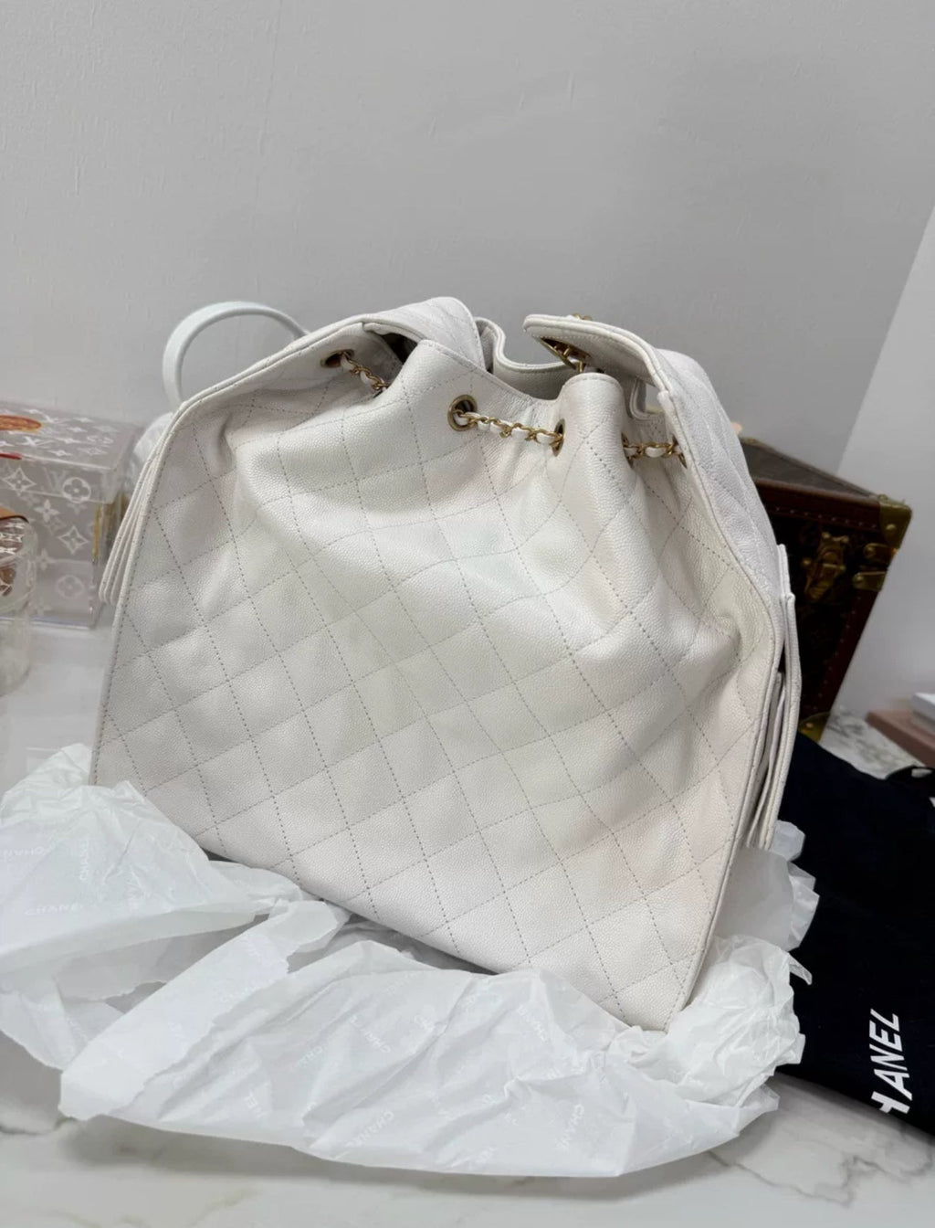 Chanel 25 hobo bag Medium white Lychee Leather gold hardware top handle