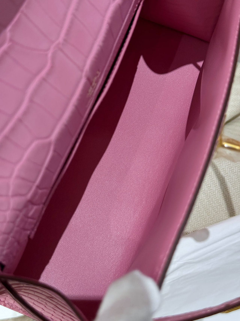 Hermès Kelly Pochette Pink Bubblegum 5P Matte Crocodile Leather Gold Hardware
