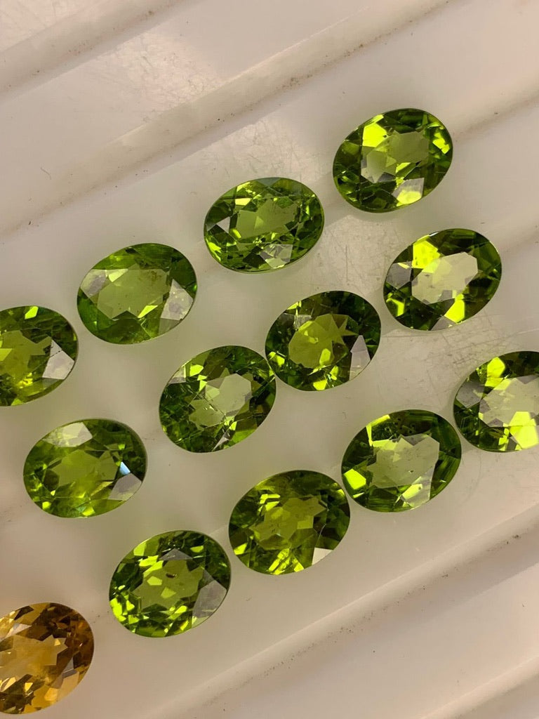 4 Pairs of Loose Peridot Faceted Stones