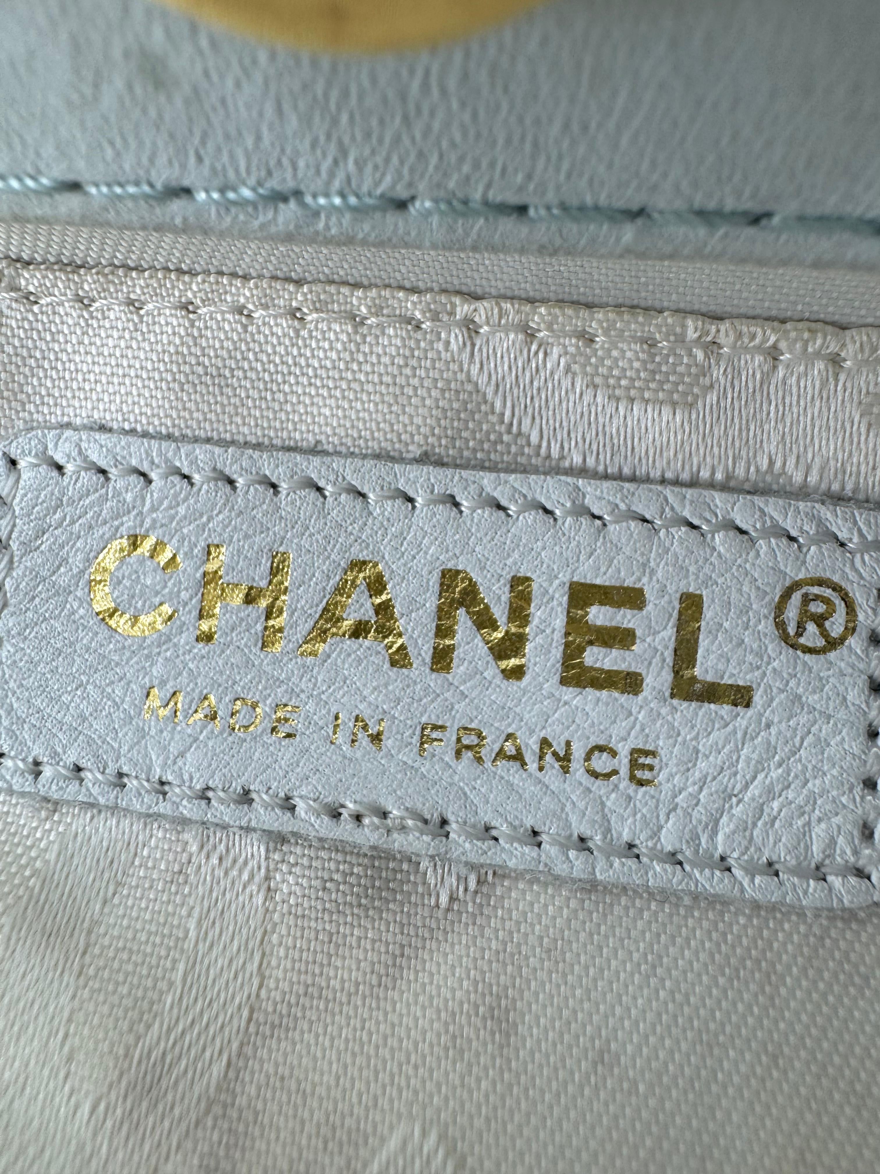 chanel vintage kelly gold handle hardware