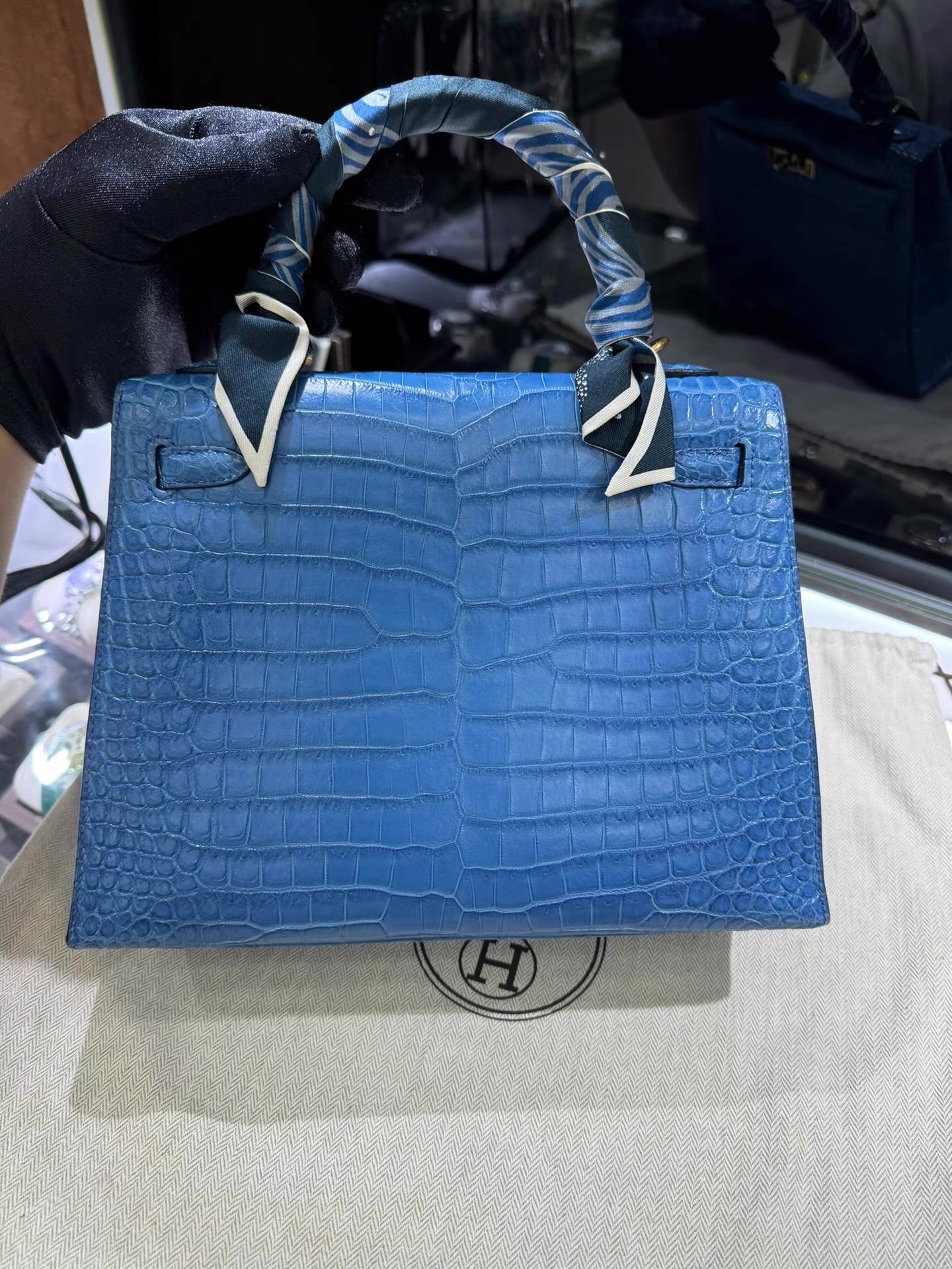Hermes Kelly 25 Bleu Mykonos Matte Alligator Leather Gold Hardware