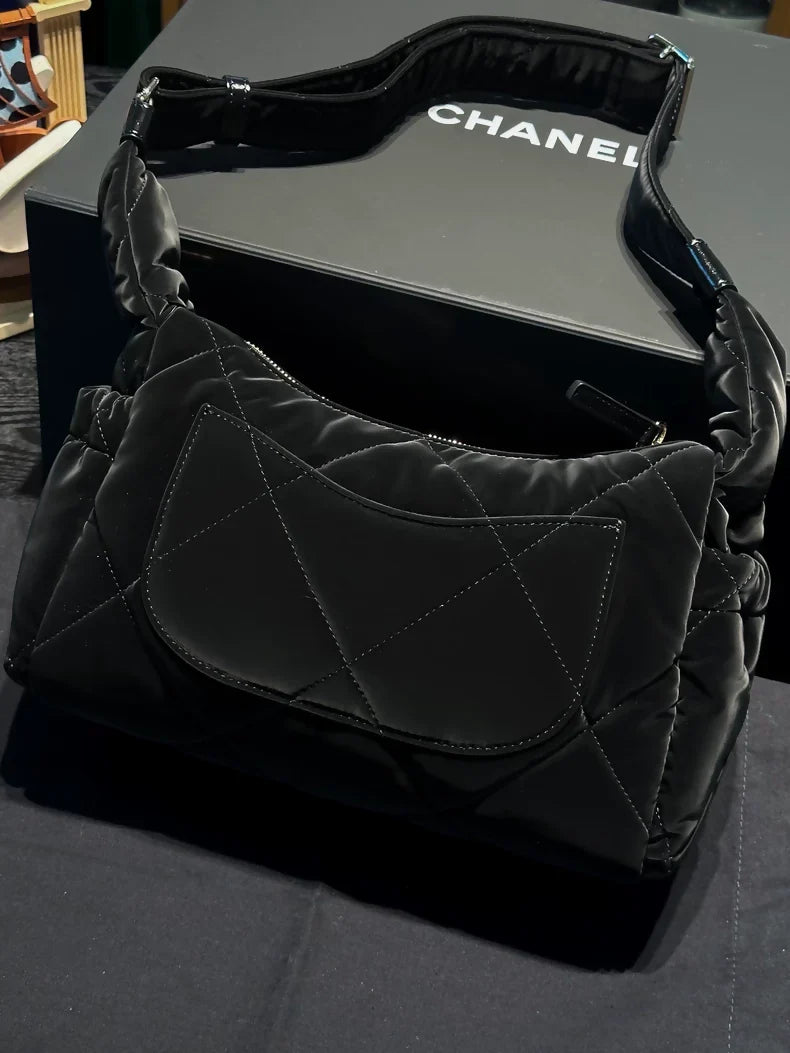 Chanel 25N large black shoulder bag