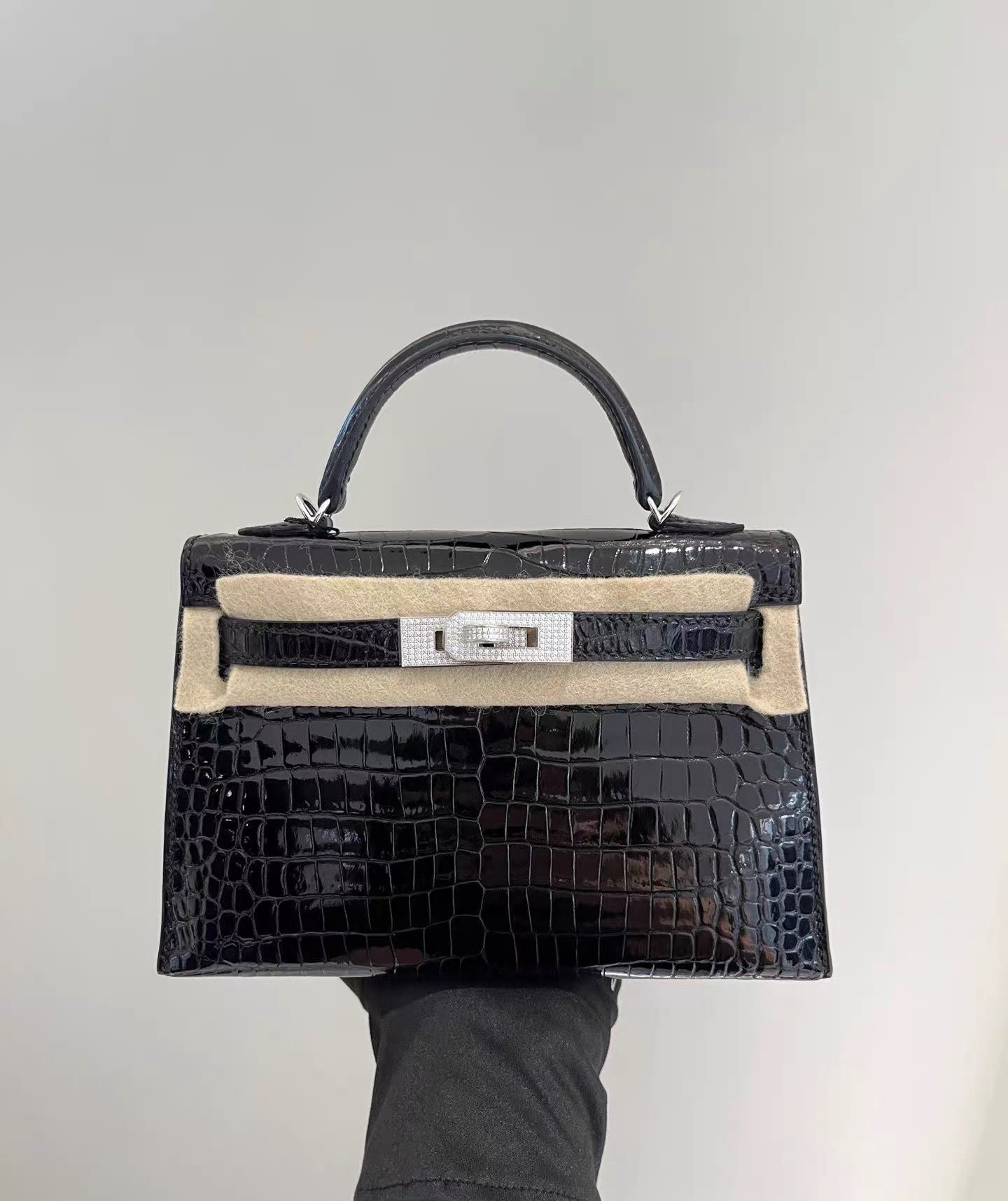 Hermès Mini Kelly 20 Black Shiny Porosus Crocodile Diamond Hardware