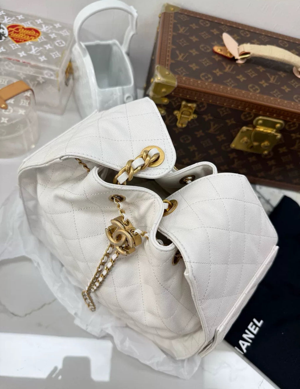 Chanel 25 hobo bag Medium white Lychee Leather gold hardware top handle