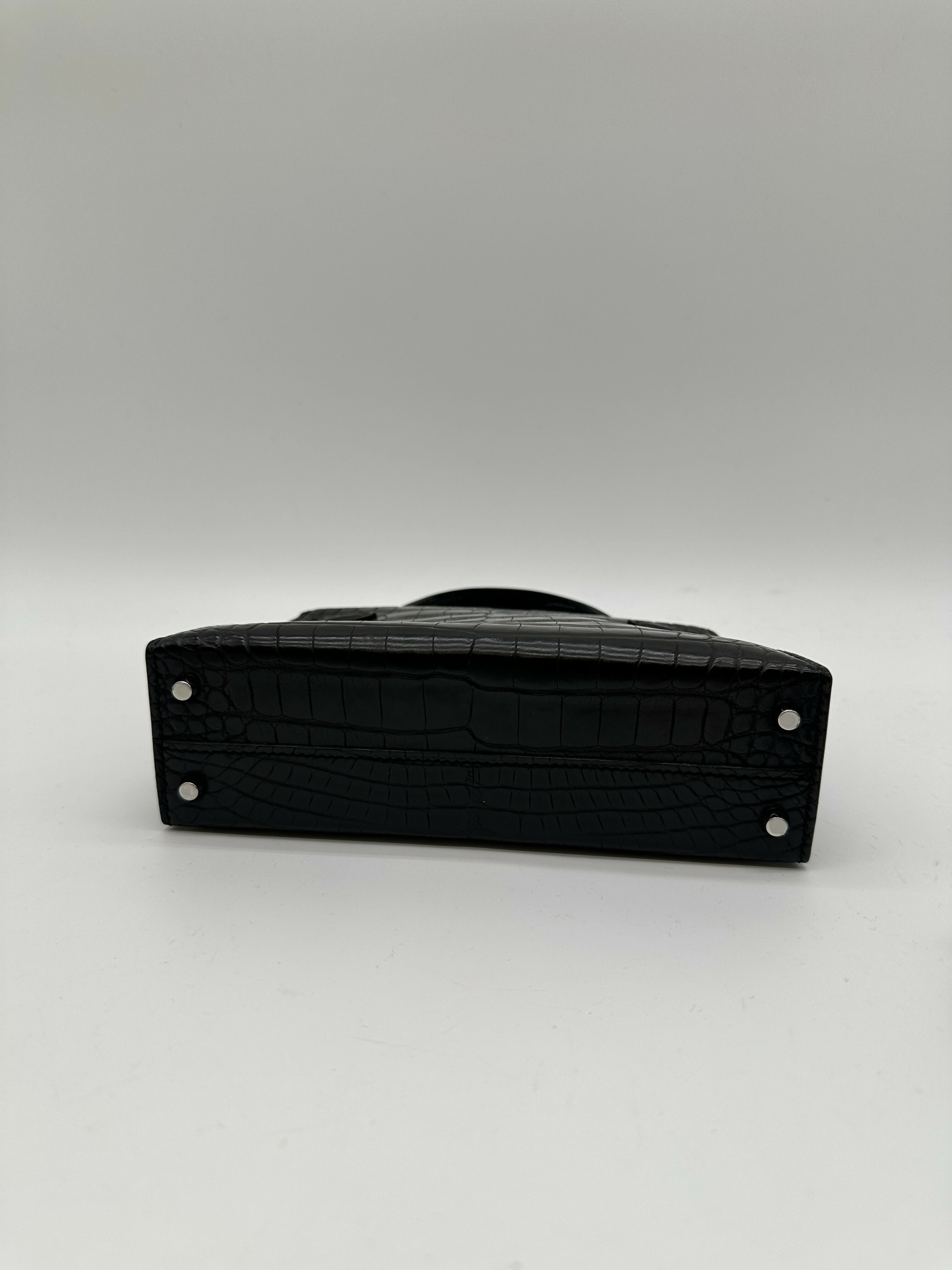Hermès Kelly 20 Black Matte Alli Missi PHW B 2023