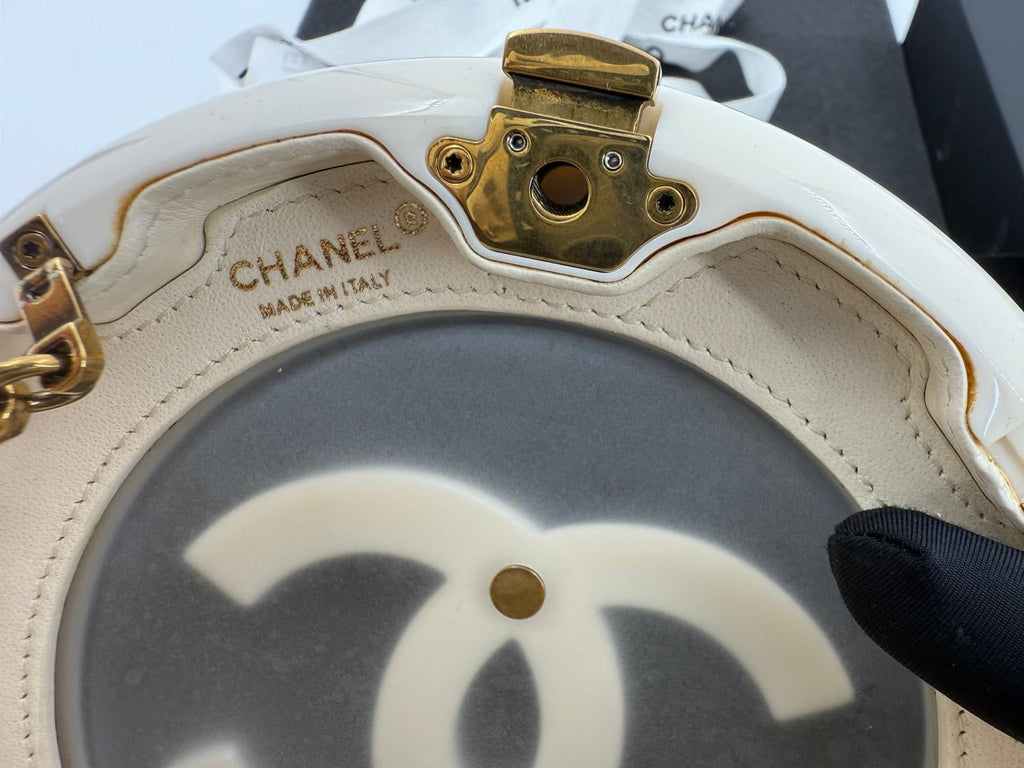 Chanel White Strass and Resin Nautical Wheel Minaudière Bronze Hardware, 2018 Métiers D'art