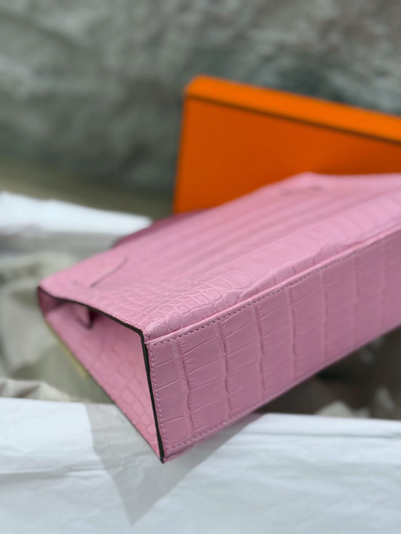 Hermès Kelly Pochette Pink Bubblegum 5P Matte Crocodile Leather Gold Hardware