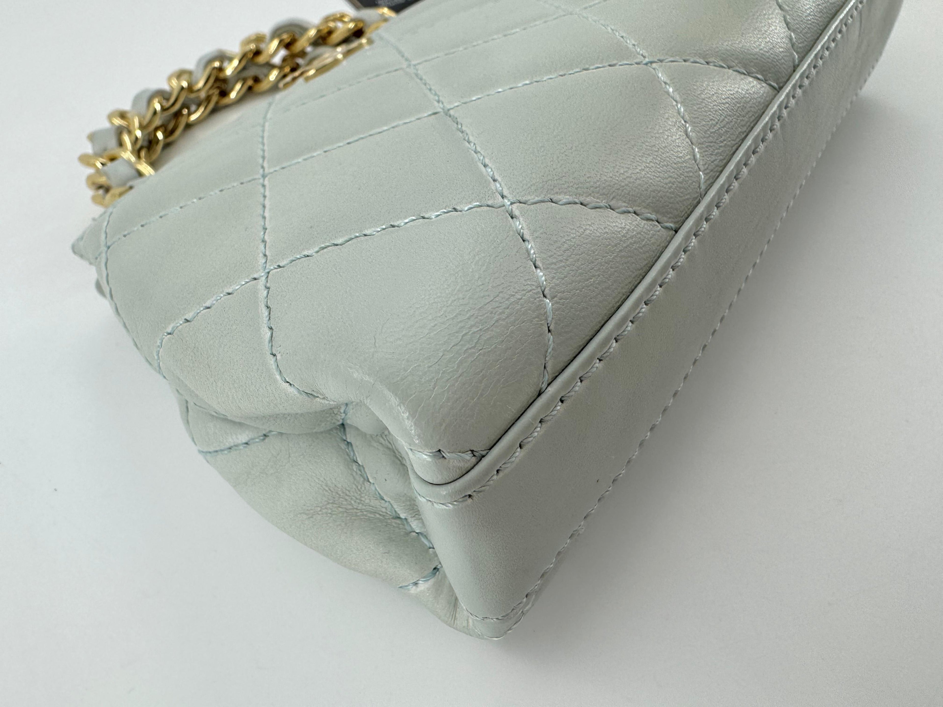 chanel vintage kelly gold handle hardware