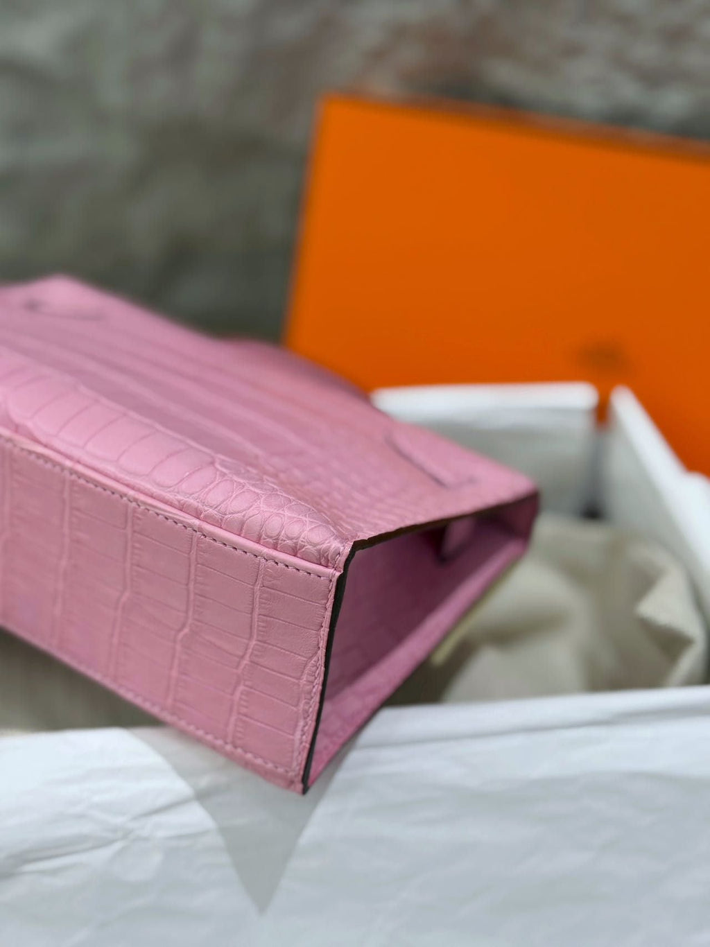 Hermès Kelly Pochette Pink Bubblegum 5P Matte Crocodile Leather Gold Hardware