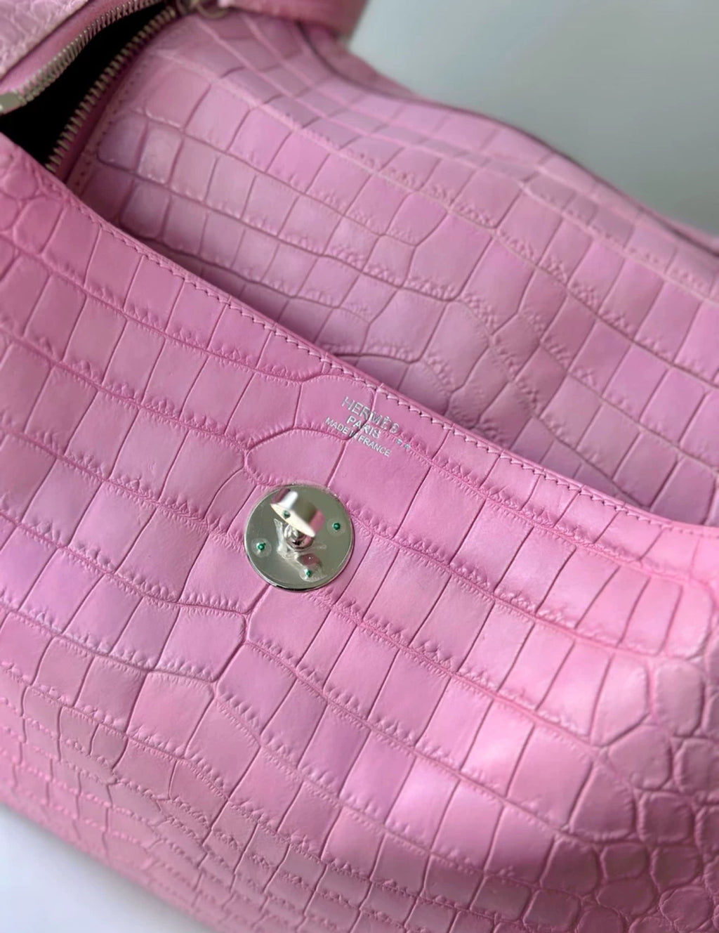 Hermès Lindy 30 5P Bubblegum Matte Crocodile Leather Palladium Hardware