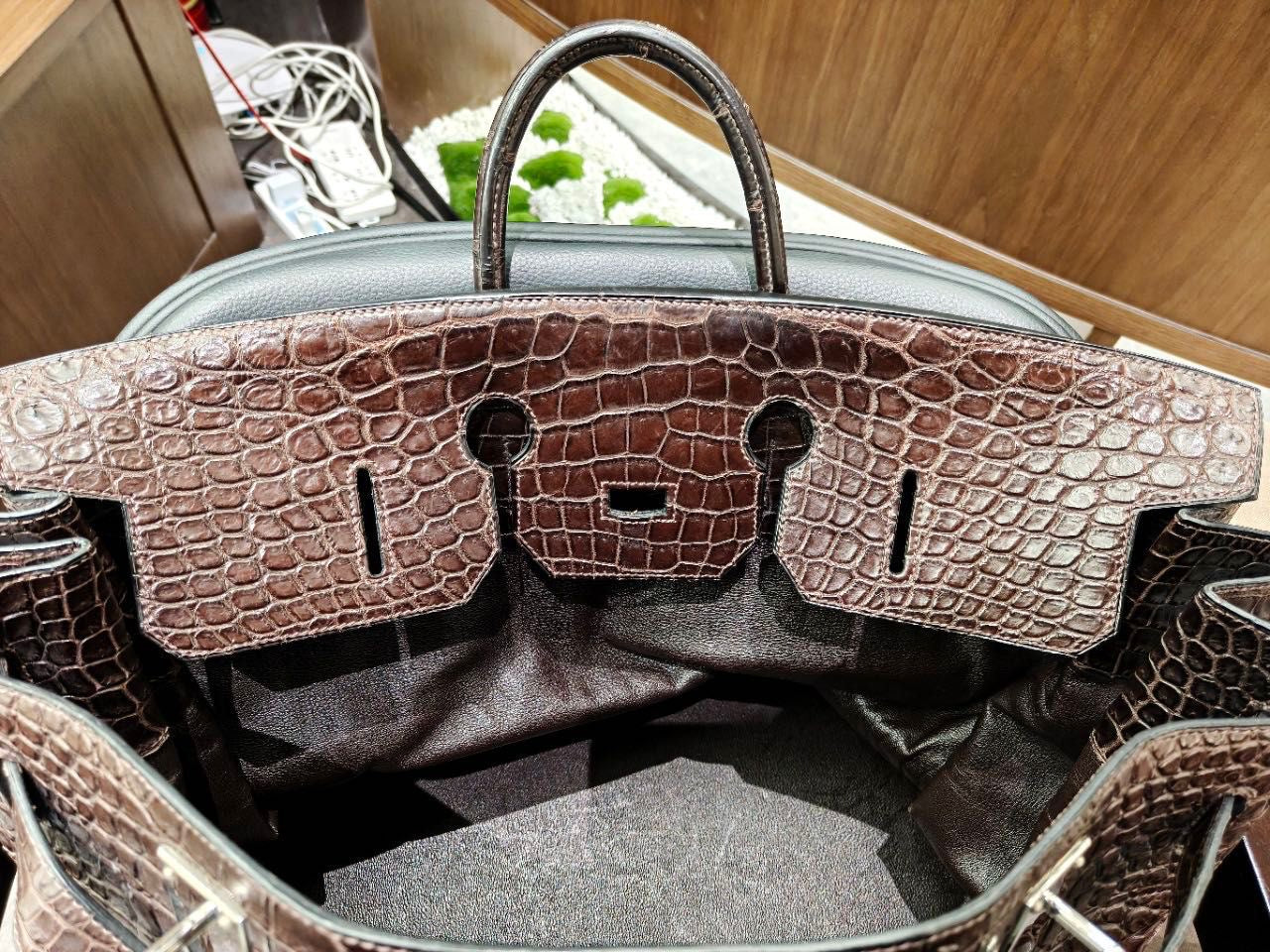 Rare Hermès Birkin HAC 50 Ebene Matte Crocodile Leather Palladium Hardware