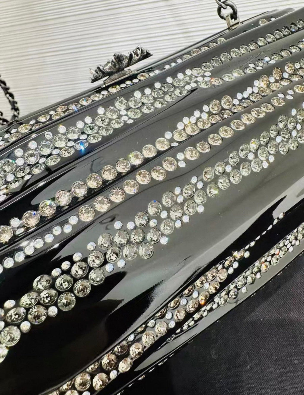 Chanel 18 Chanel Black Strass Log CC Minaudière