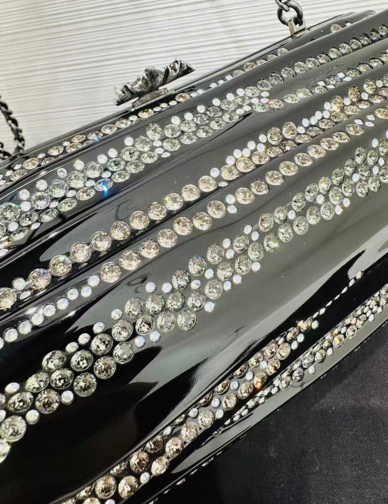 Chanel 18 Chanel Black Strass Log CC Minaudière