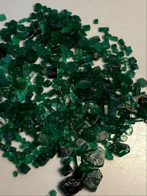 Buy This Top Class Rich Green Colour Emerald Deal 