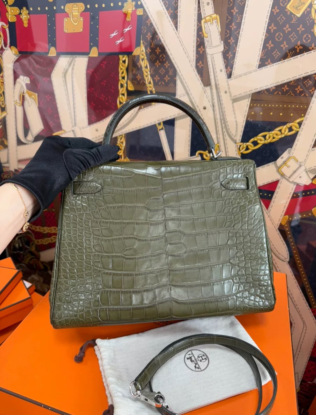 Hermès Kelly 32 olive green crocodile leather Palladium Hardware