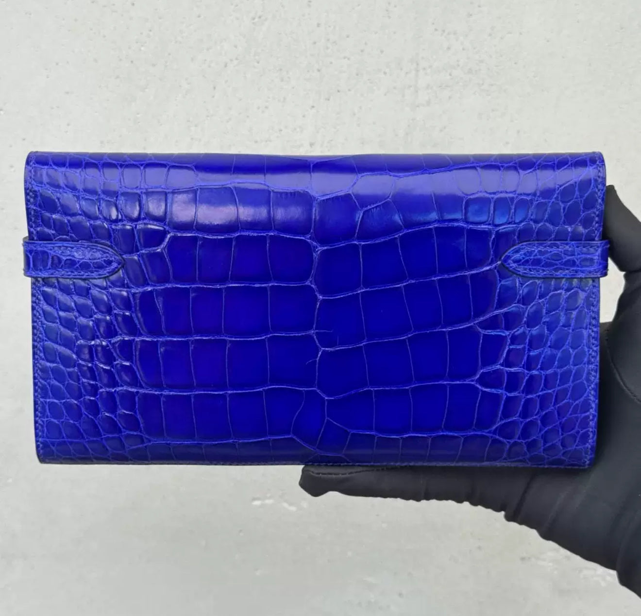 Hermès Kelly long electric blue shiny crocodile leather gold hardware