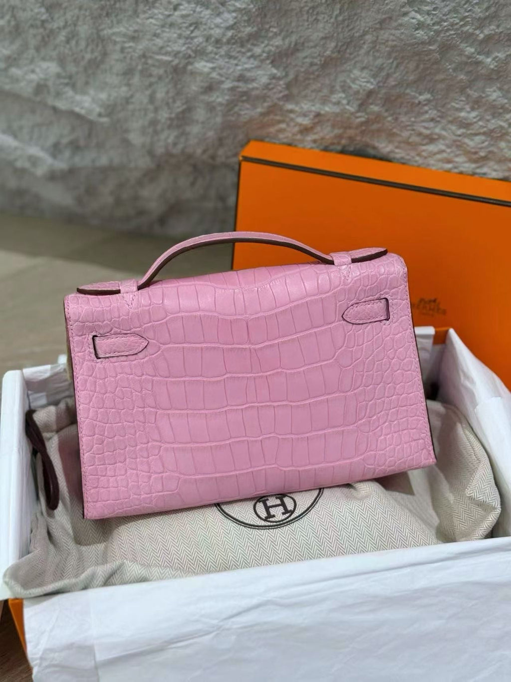 Hermès Kelly Pochette Pink Bubblegum 5P Matte Crocodile Leather Gold Hardware