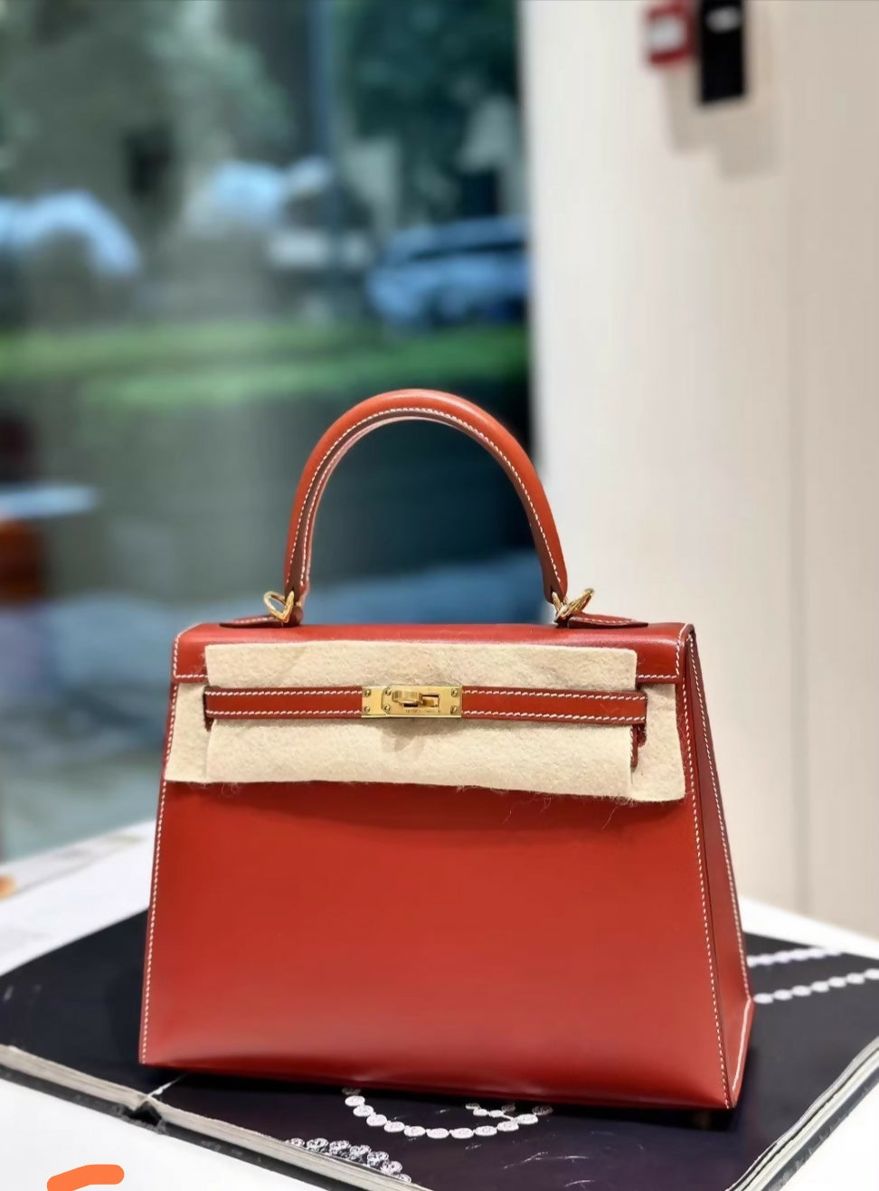 Hermes Kelly 25 red box leather Gold hardware