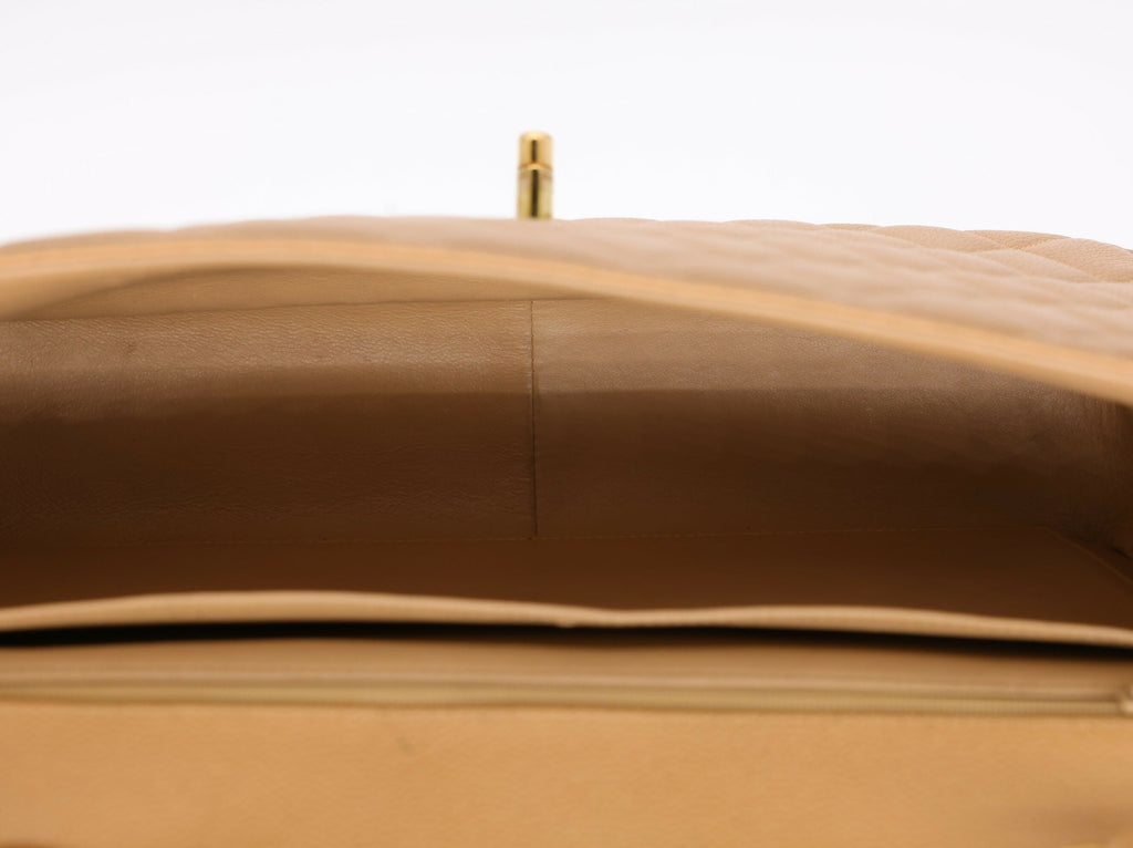 Chanel Vintage 1990s Caviar Ligt Beige Jumbo Single Classic Flap Bag