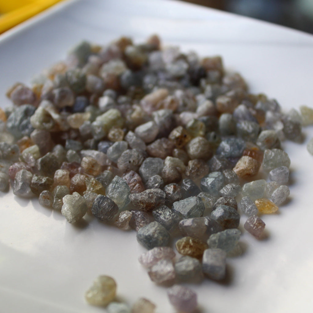 1 kg Raw Sapphire for Cabbing / Carving - Rough Sapphire Crystals