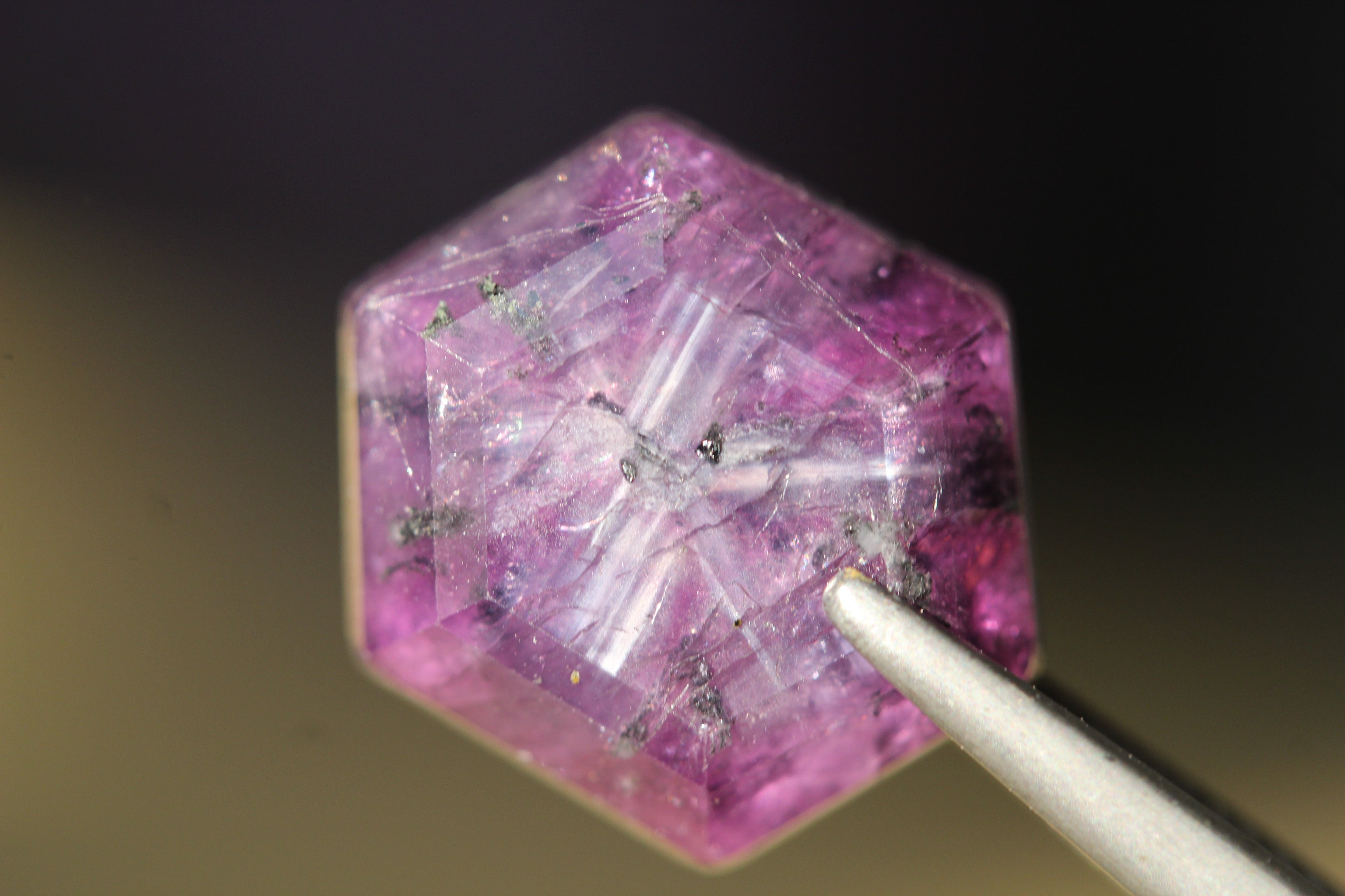 18 carats Natural Rare Kashmir Sapphire Trapiche
