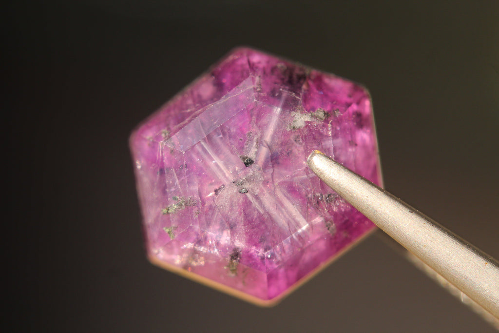 18 carats Natural Rare Kashmir Sapphire Trapiche