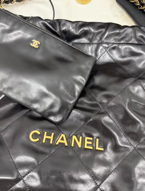Chanel 22 bag black gold medium
