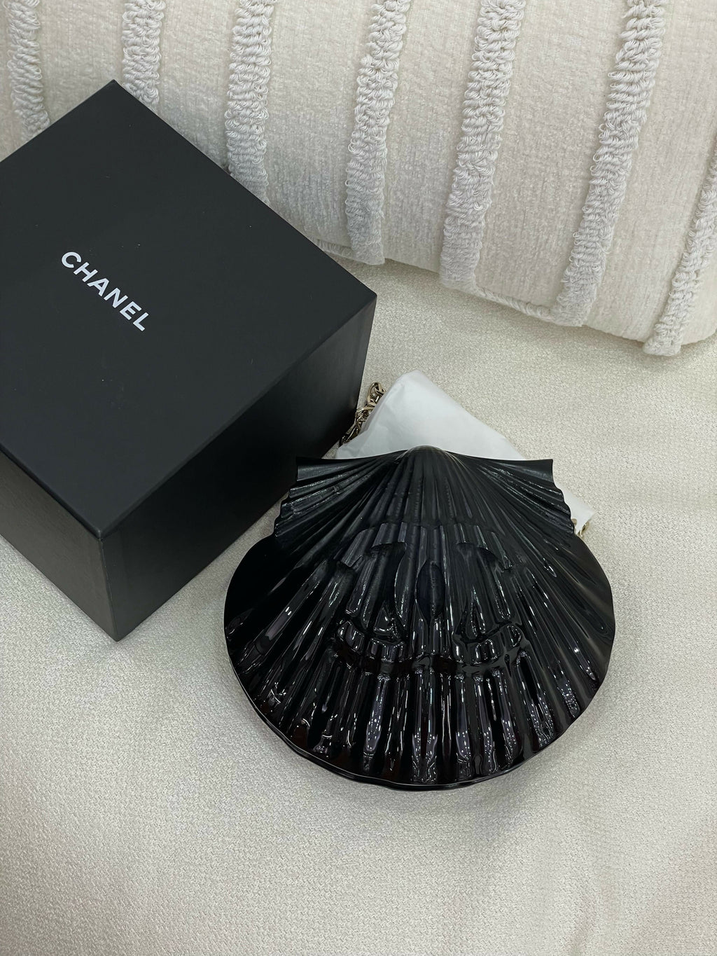 Chanel Cruise 2019 Shell Minaudière