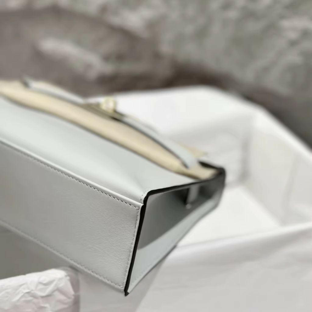 HERMES Mini Kelly Pochette Gri Platinum  Swift Leather Gold Hardware