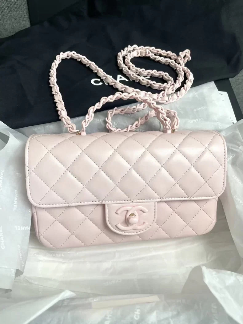 Chanel 25C light pink quilted lambskin chain bag