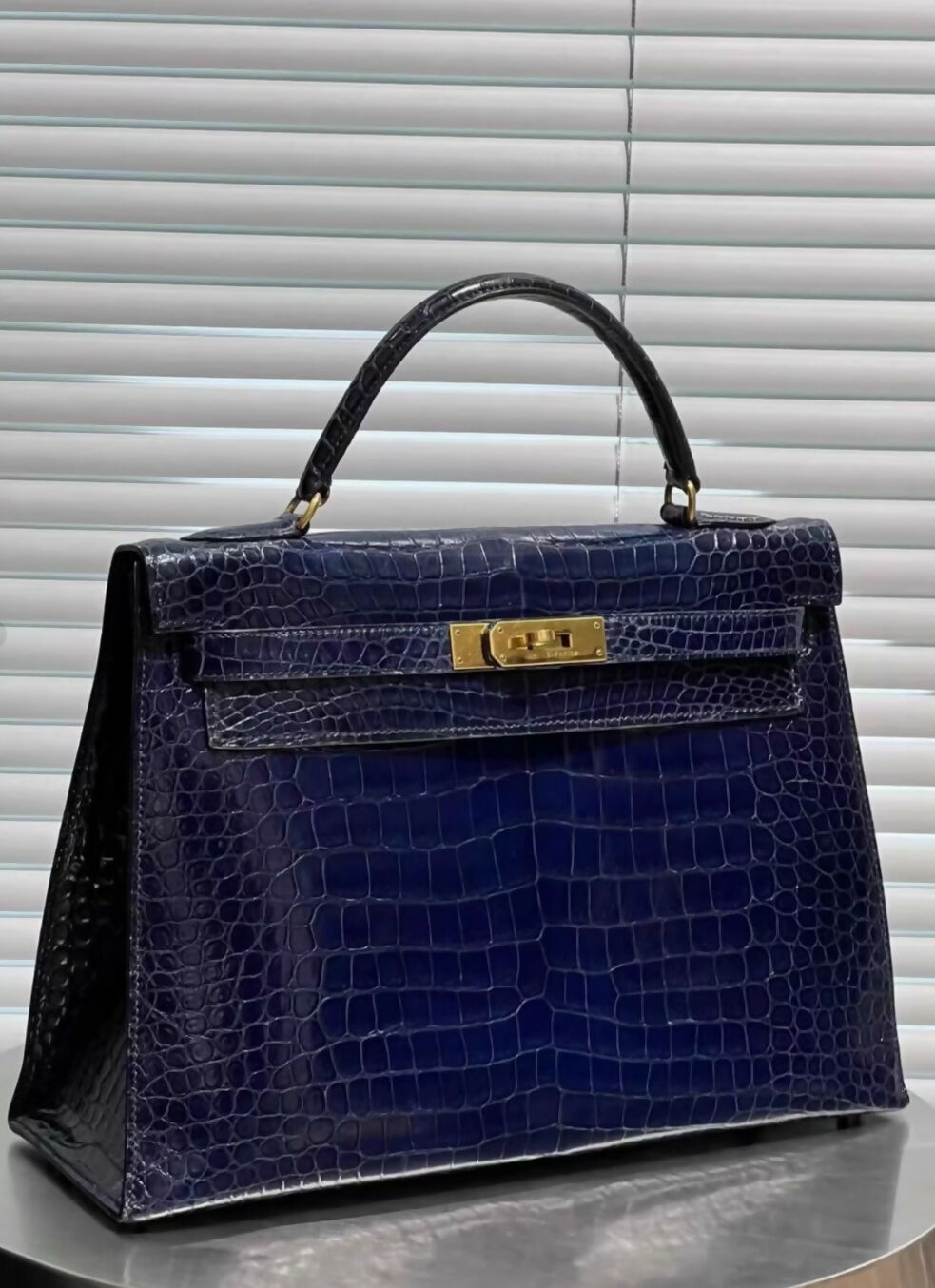 Hermès kelly 32 Blue sapphire shiny Crocodile leather gold hardware