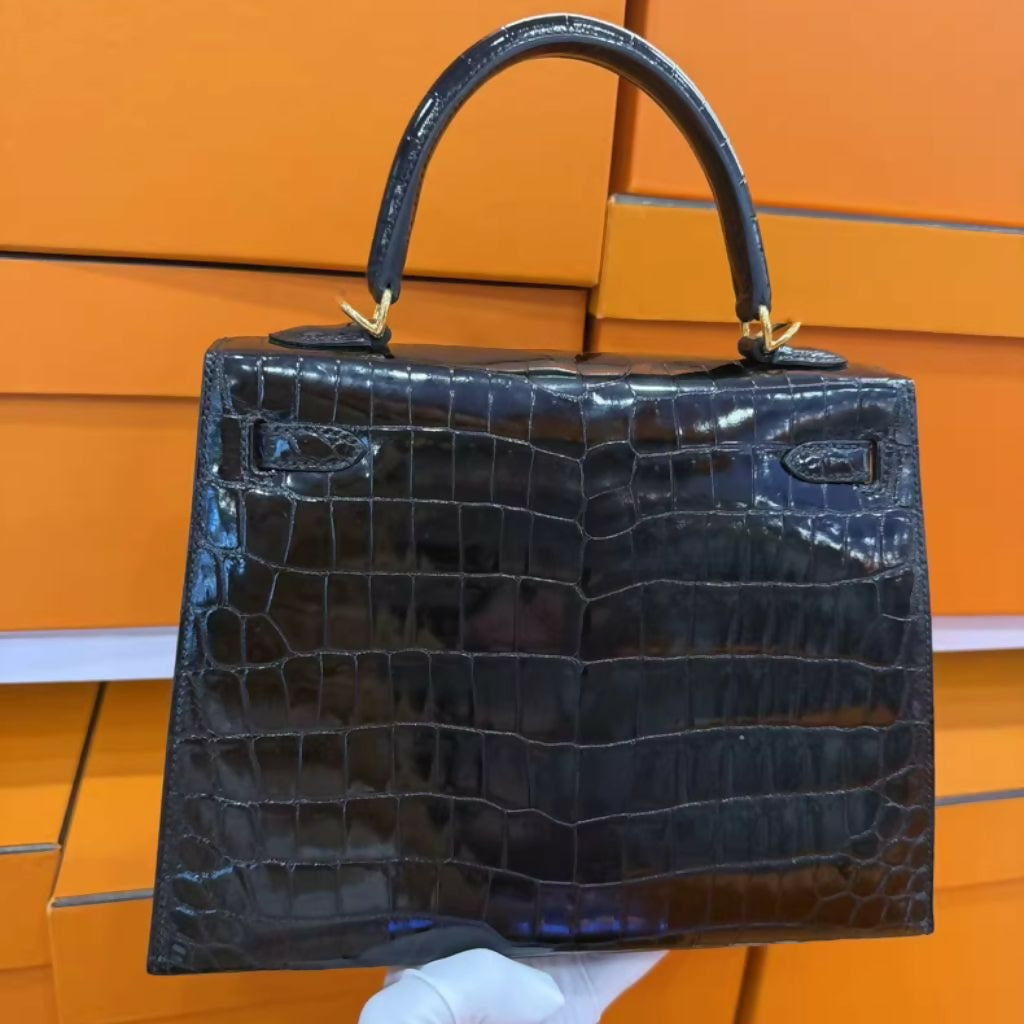 Hermès Kelly 25 Black Shiny Crocodile Leather with Gold Hardware